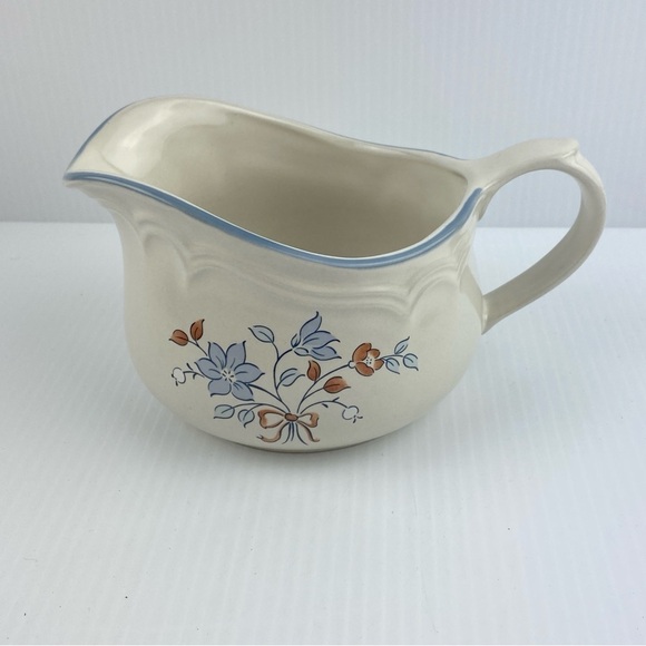 Cordella Gravy Boat Bluet Pattern 16 Oz Stoneware Pitcher for Sauces and Creams - Picture 1 of 6